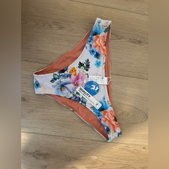 *3/$25* Floral Bikini Bottom - Picture 1 of 2